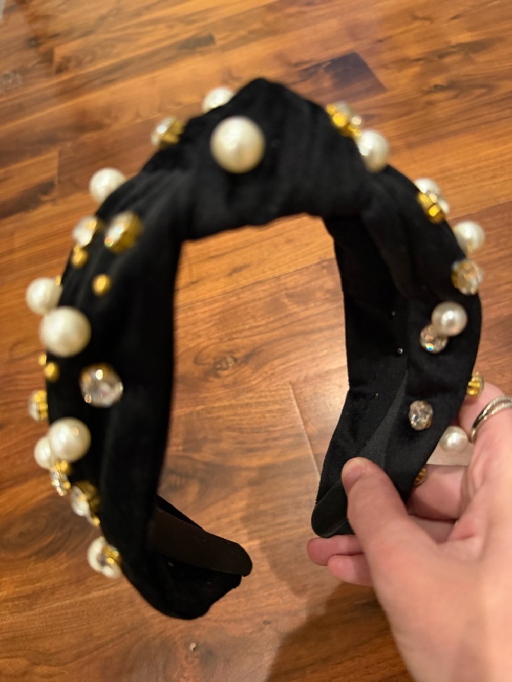 Black Pearl & Crystal Embellished Knotted Headband